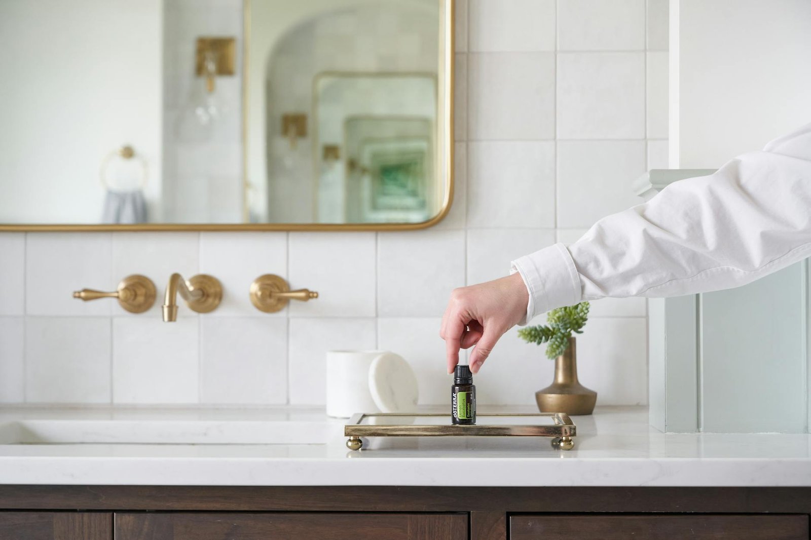 Upgrade Your Bathroom with a Stylish Fogless Vanity Mirror