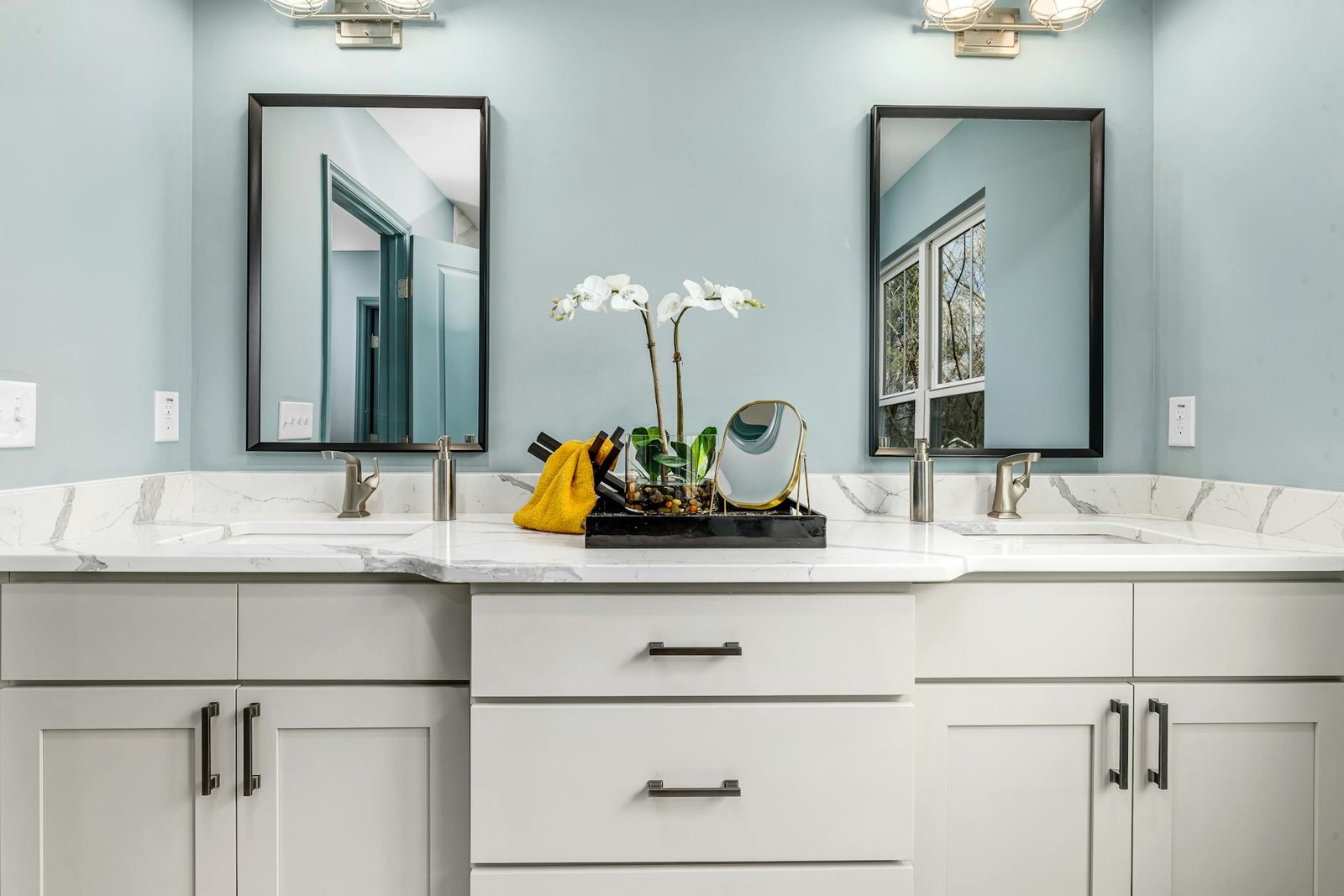 Upgrade Your Space with High-Tech Smart Vanity Mirrors